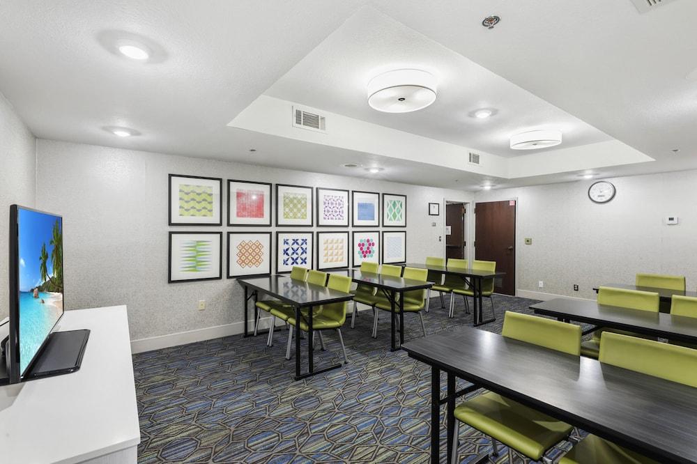 Holiday Inn Express Harlingen by IHG photo 51