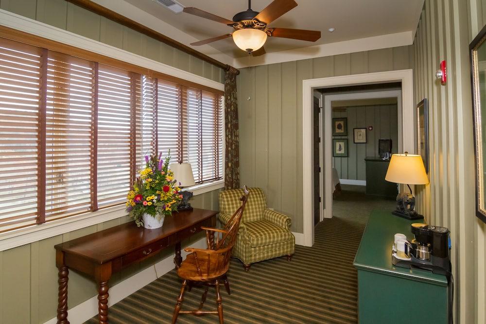 Bright's Creek Lodge photo 43