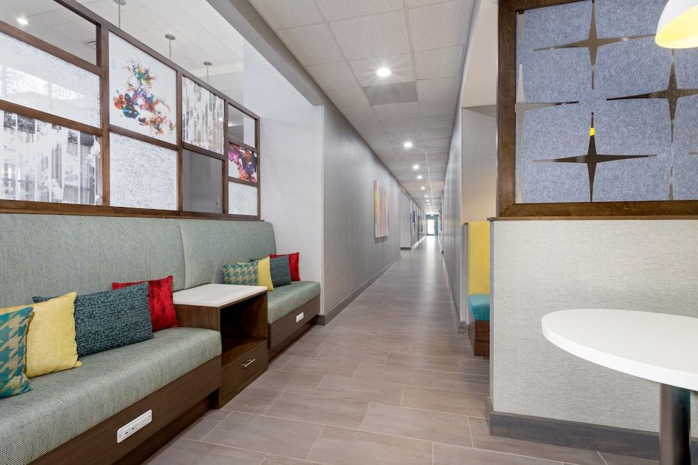 Hampton Inn & Suites Orlando Intl Dr N photo 57