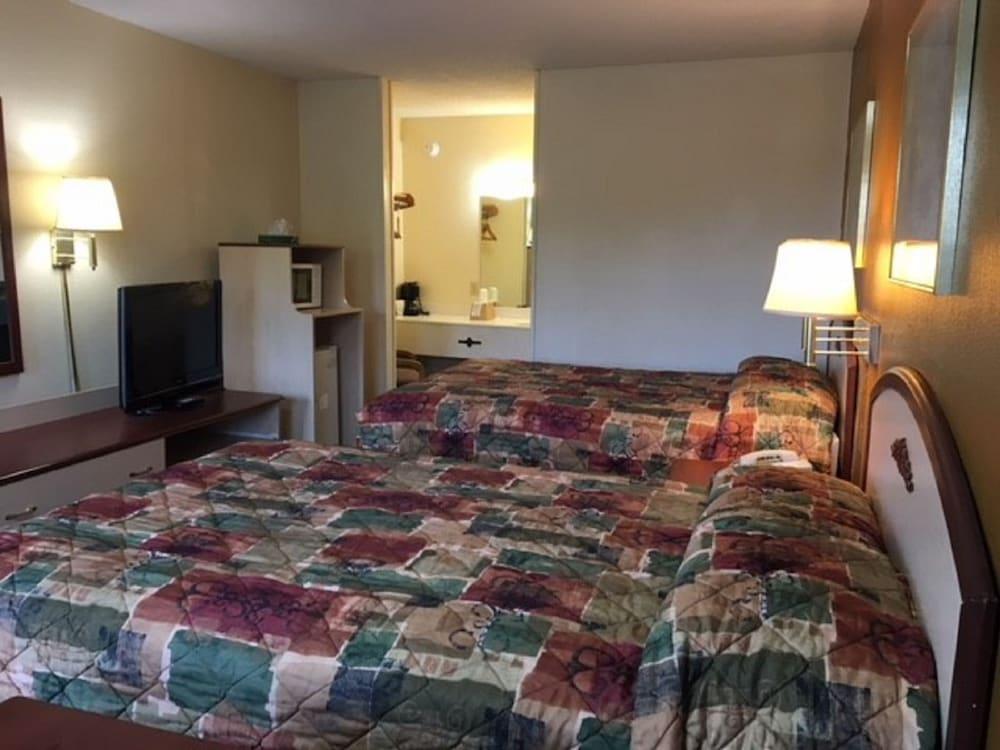 Suite Stay Talladega photo 14