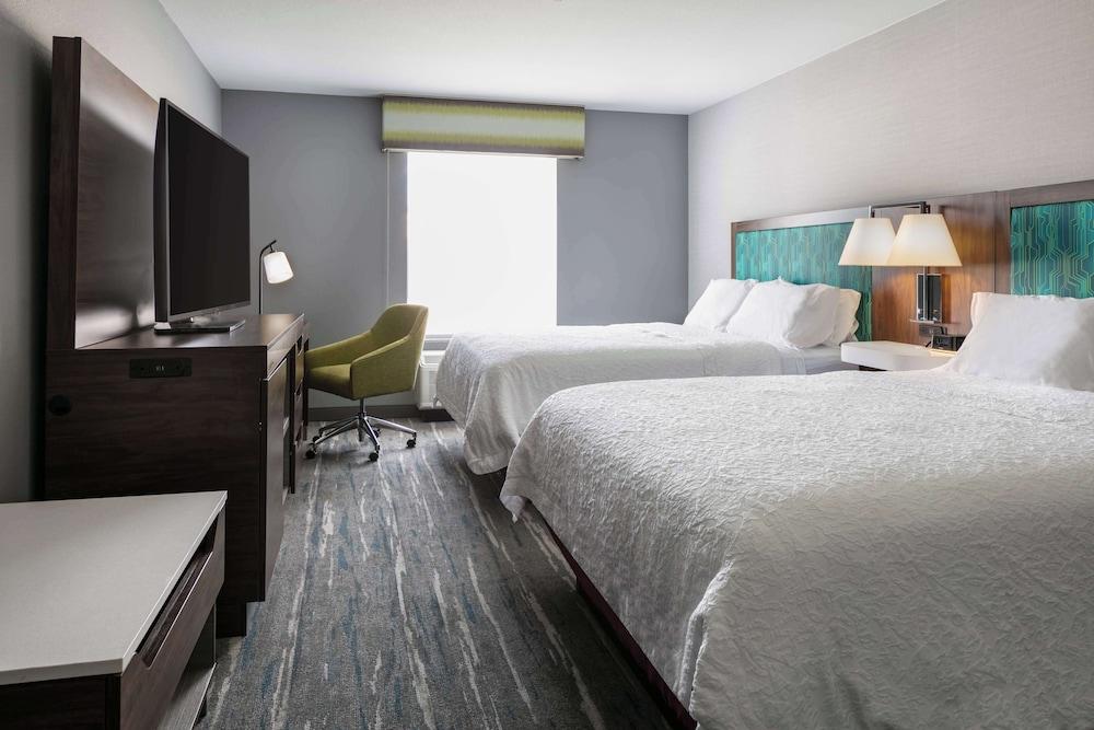Hampton Inn & Suites Grafton photo 8