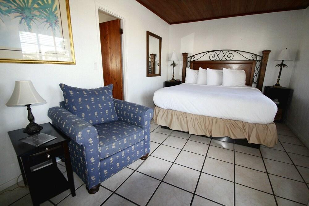 Island Breeze Inn photo 42