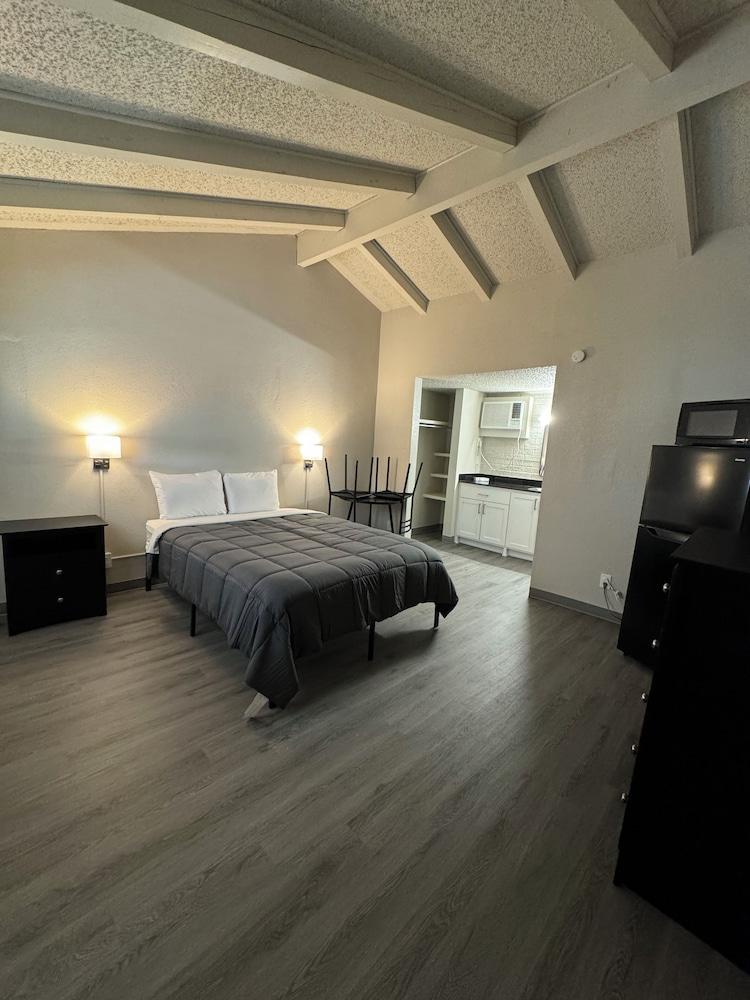 LTA Suites Brookside photo 8