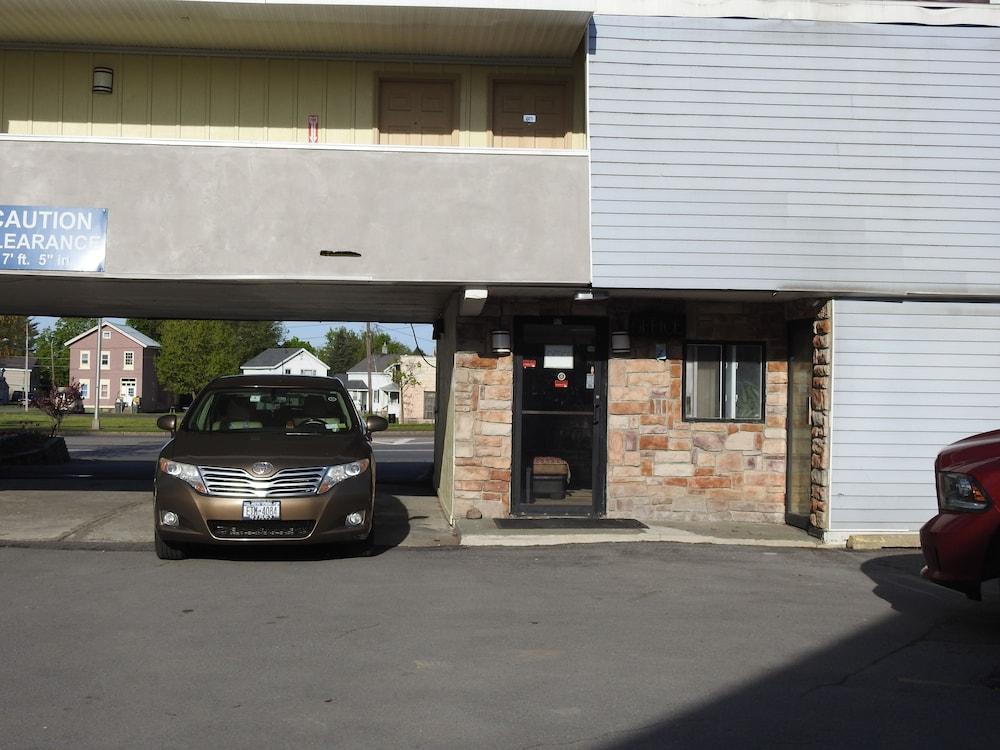 Relax Inn photo 24
