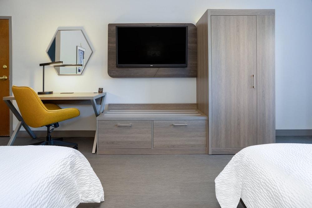 Holiday Inn Express Hotel & Suites New Tampa I-75 by IHG photo 71