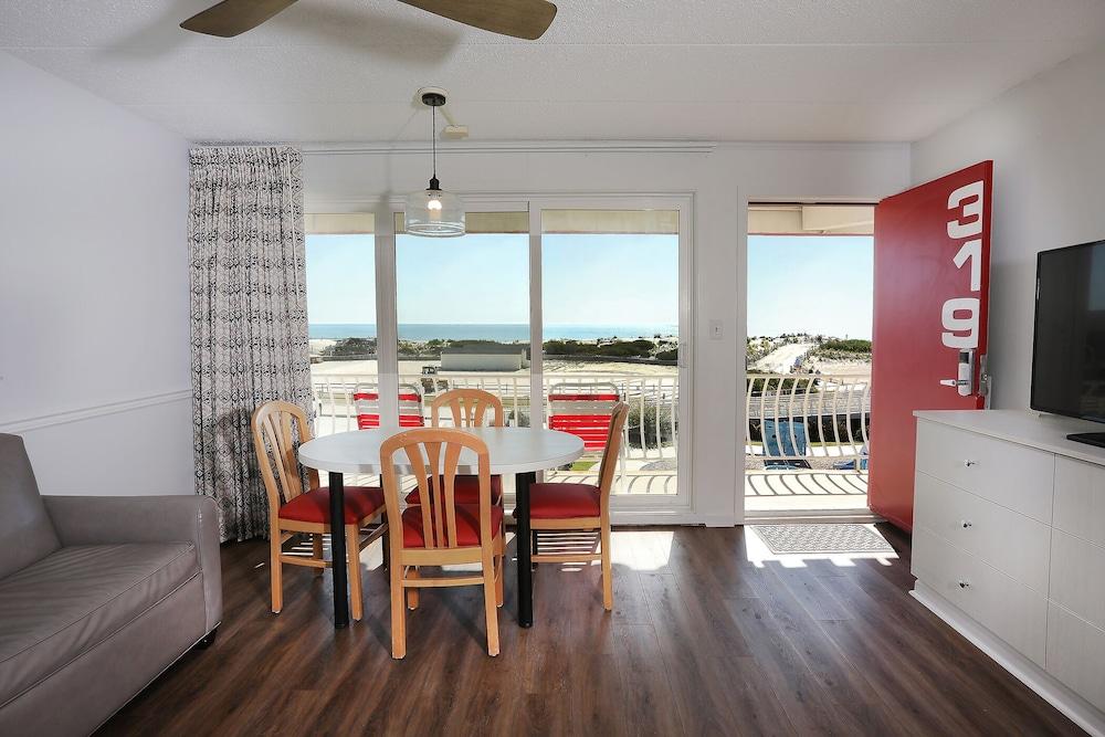 Matador Oceanfront Resort photo 45