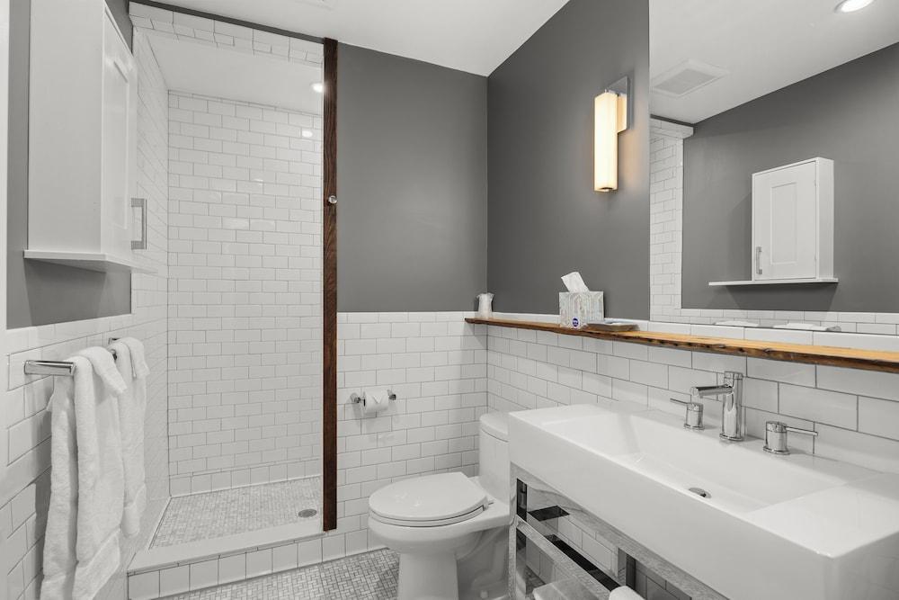 Howard Hotel photo 40