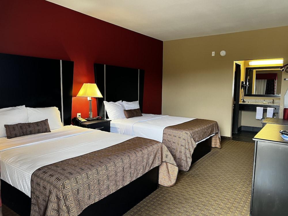 Rodeway Inn photo 4