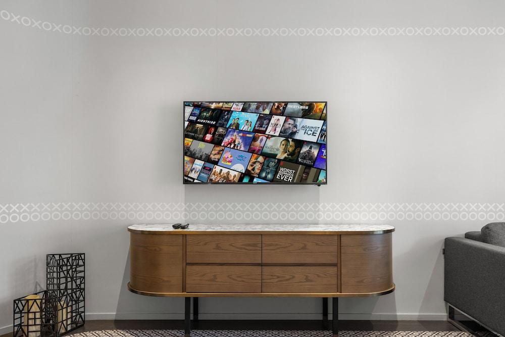 SLS Lux King Suite photo 13