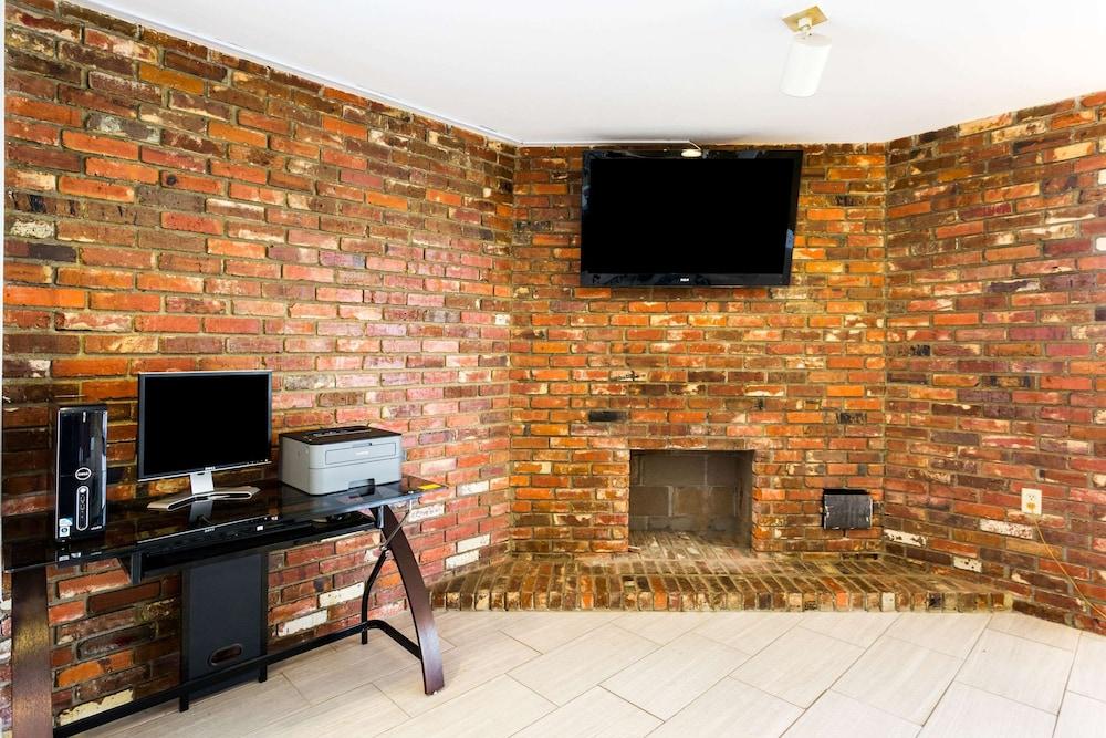 Quality Inn Indianola photo 54