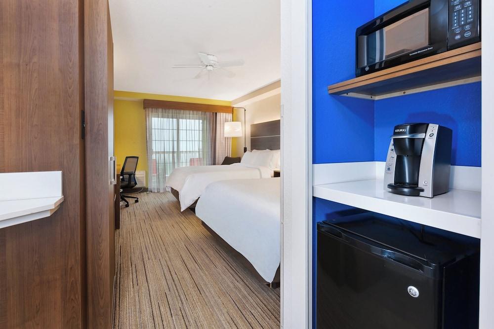 Holiday Inn Express & Suites Petoskey by IHG photo 8