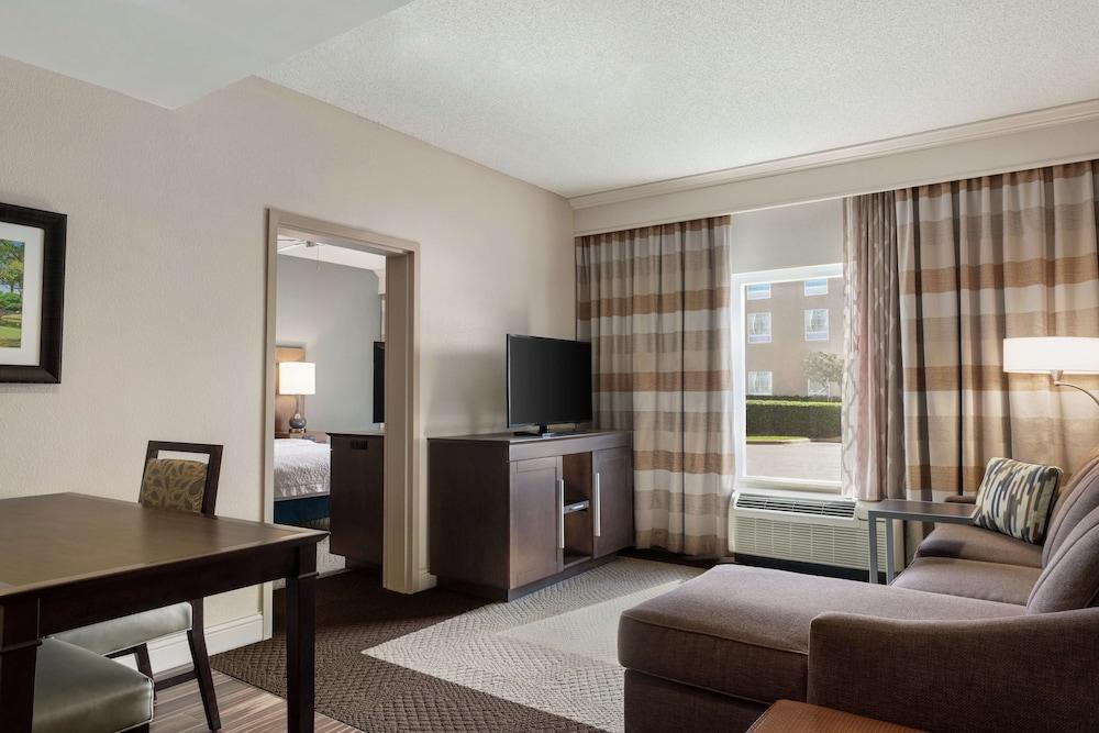 Hampton Inn & Suites Montgomery-EastChase photo 36