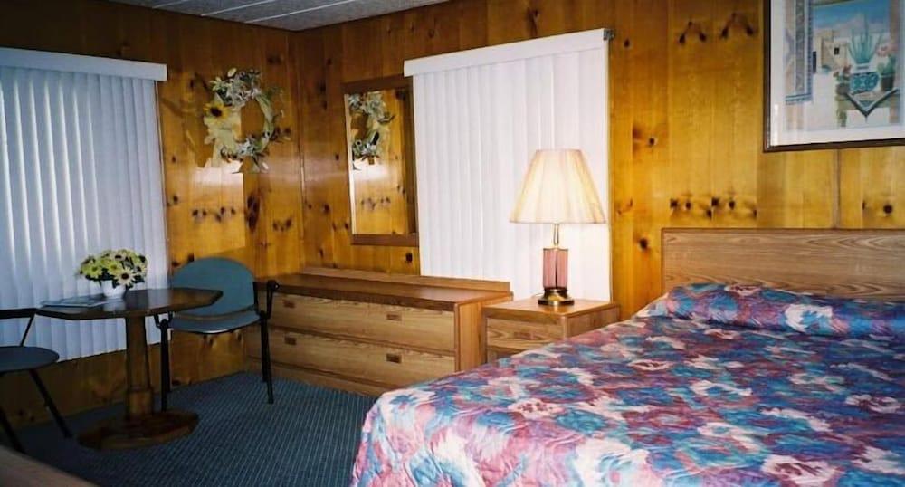Spring Hill Motel photo 42