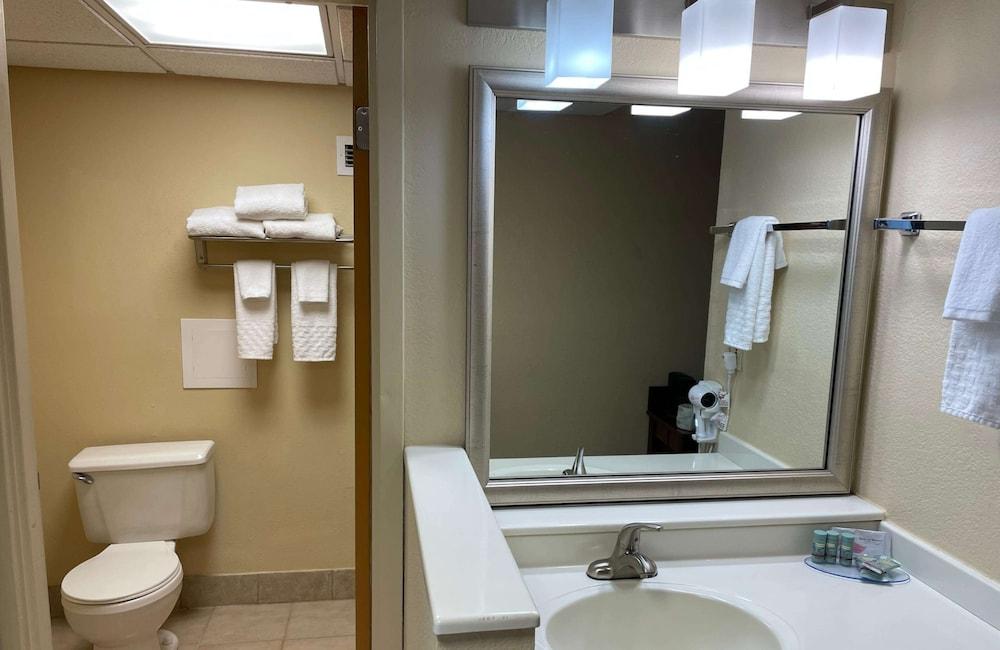 Crossroads Hotel and Event Center photo 20