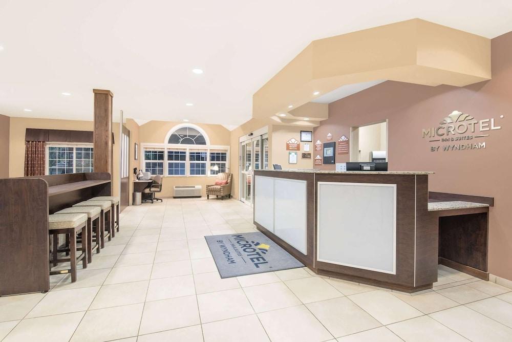 Microtel Inn & Suites by Wyndham Sidney photo 21