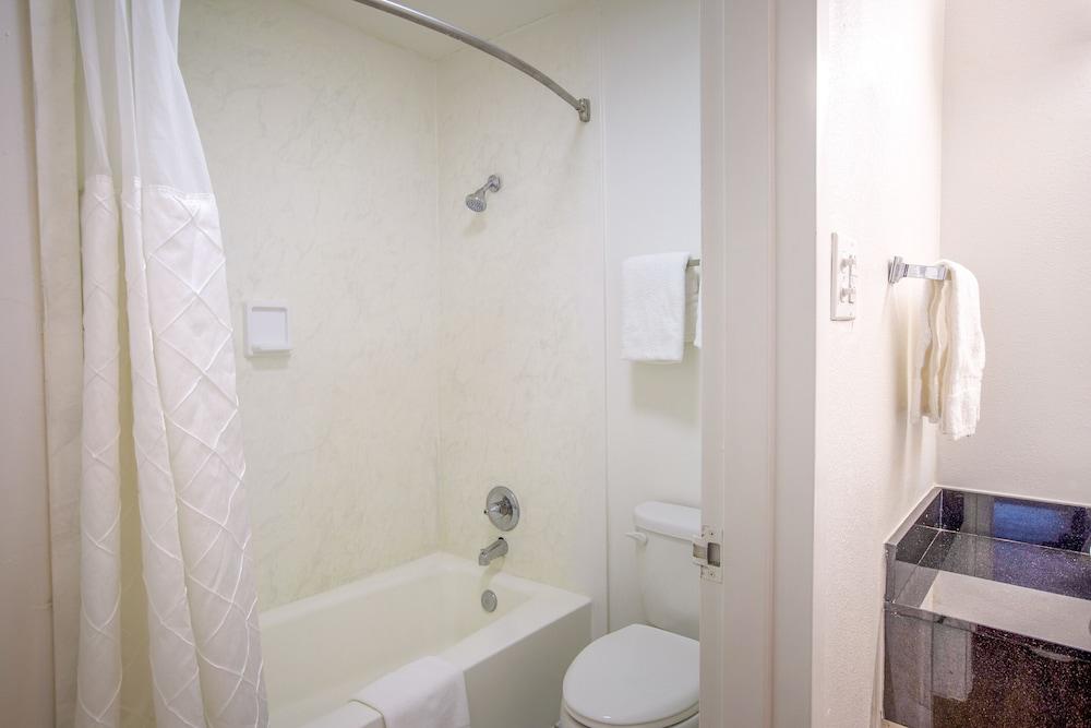 OYO Hotel Baton Rouge - Mead Rd Louisiana photo 47