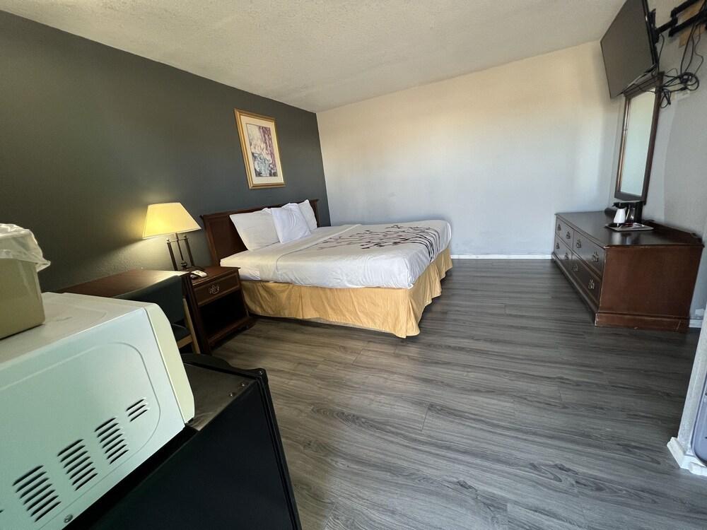 Greensburg Inn photo 19