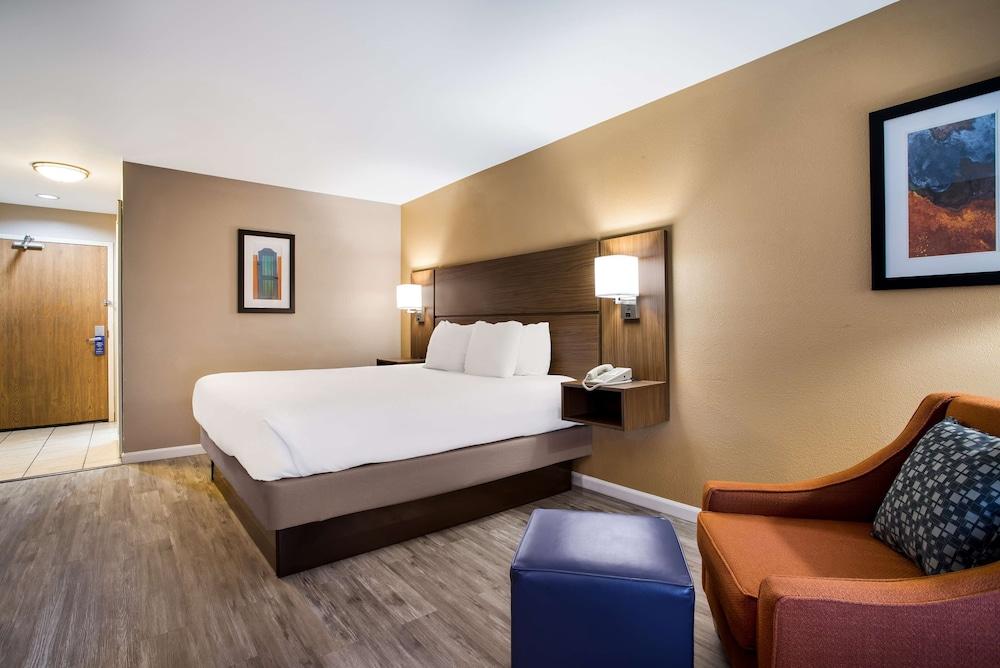 Best Western Gallup West photo 18