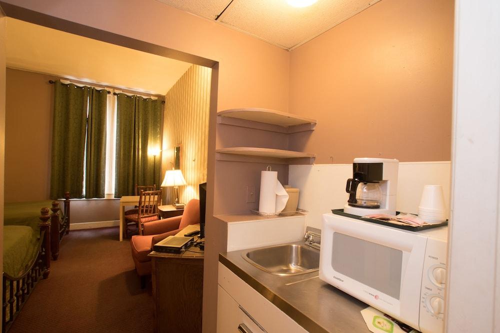 Biltmore Suites Hotel photo 22