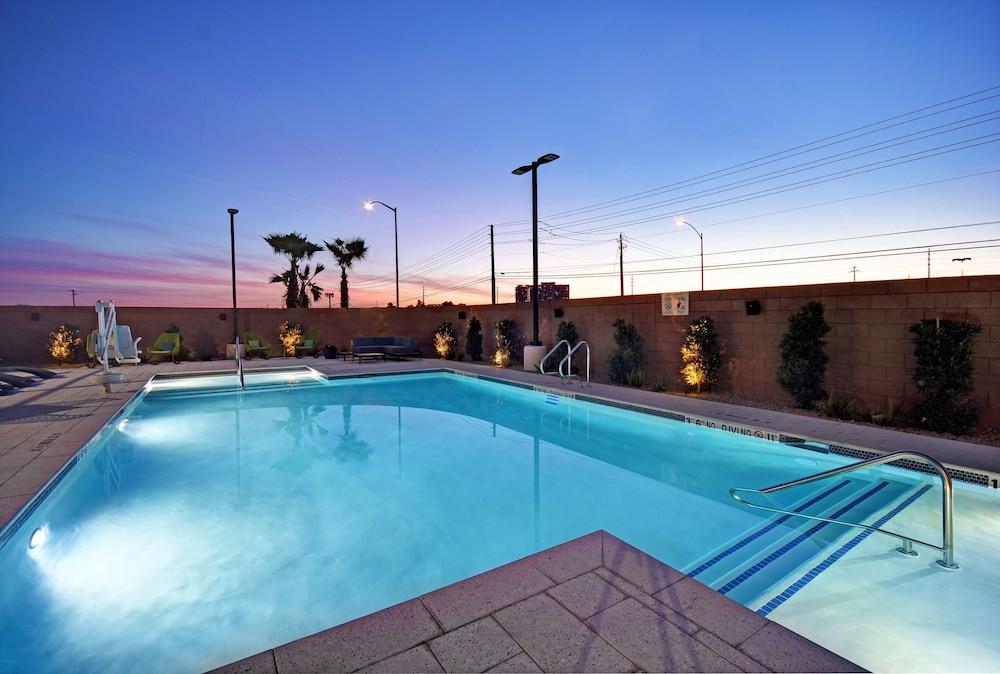 Hampton Inn Las Vegas Strip South, NV photo 22