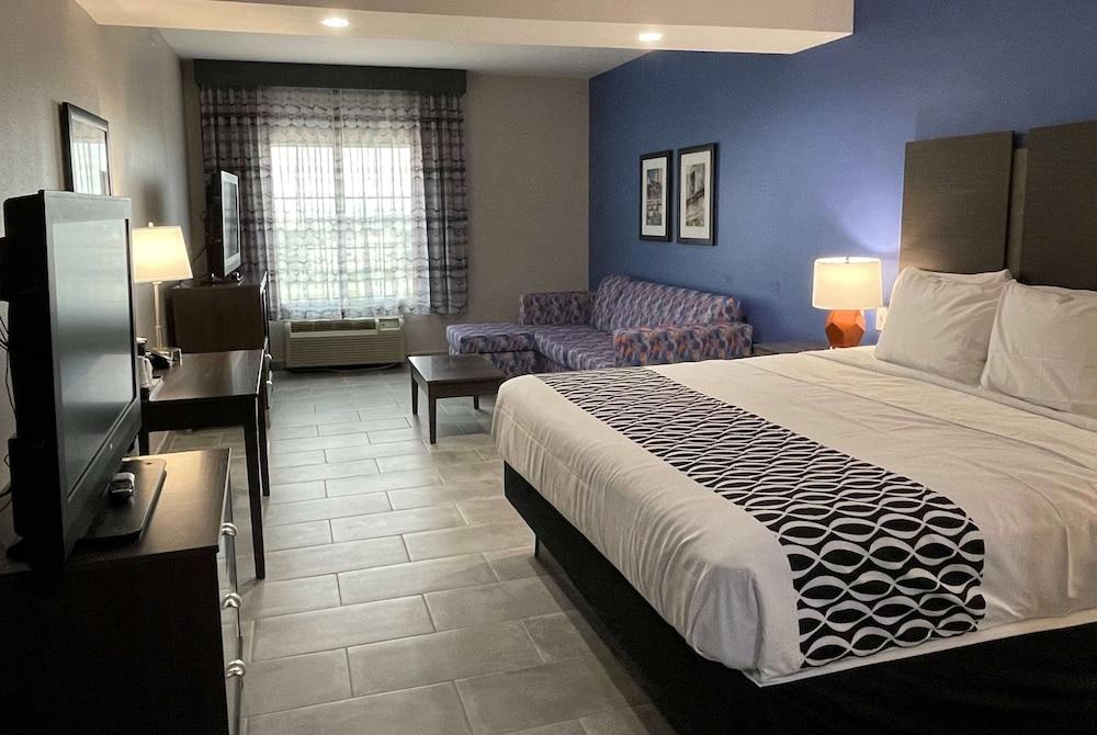 La Quinta Inn and Suites by Wyndham Schertz-San Antonio-Selma photo 16