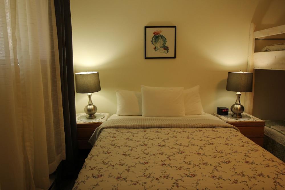 Mariner's Cove Inn photo 66