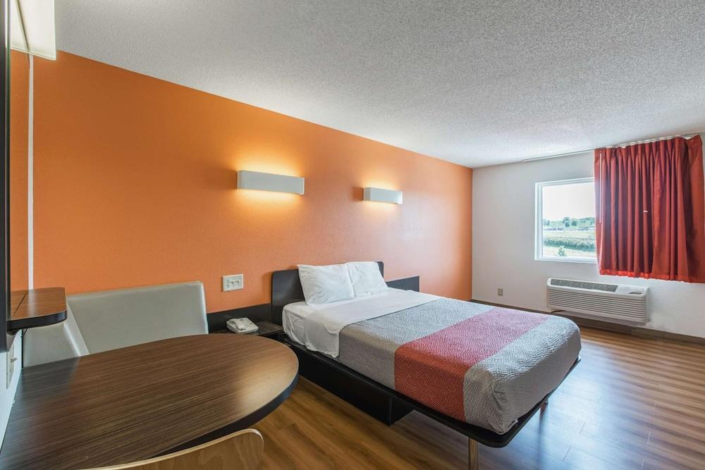 Motel 6 Omaha, NE photo 8