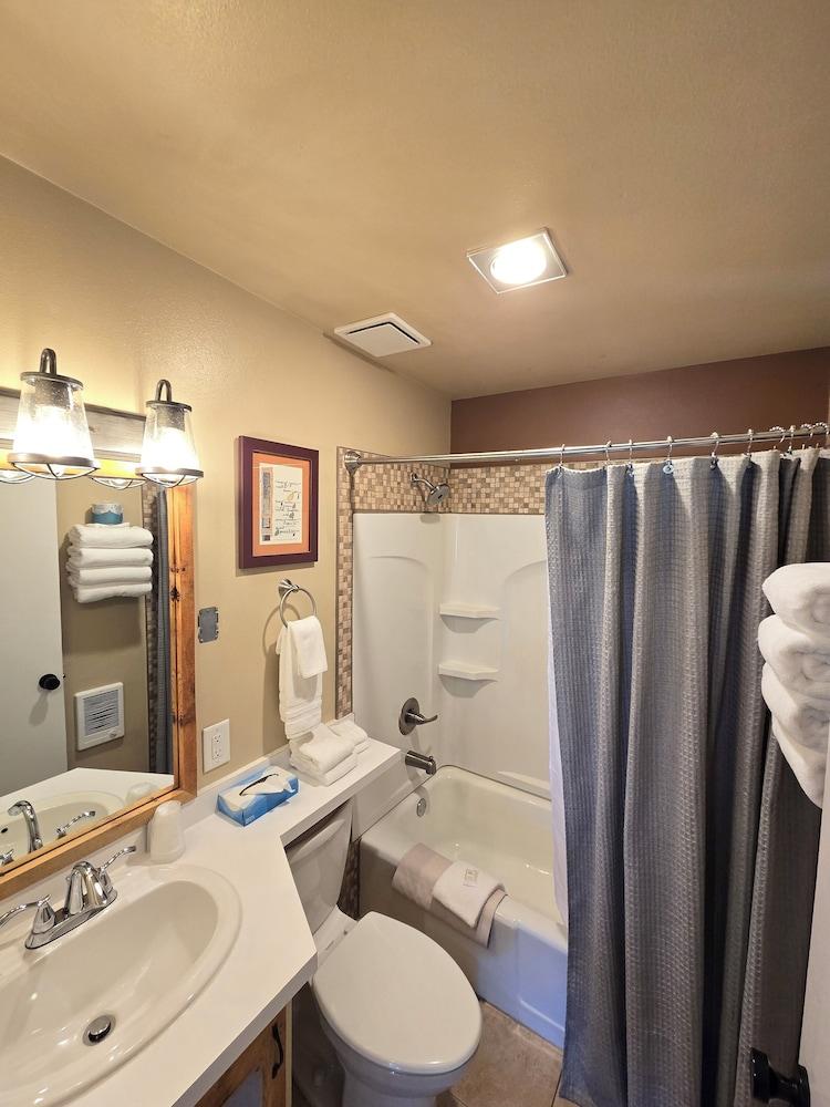 Chateau Rouge Condominiums photo 53