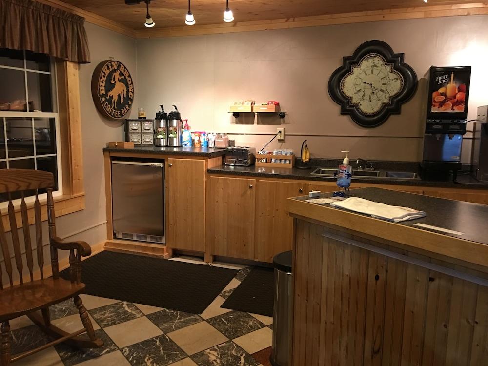 Hotel Expedition photo 32