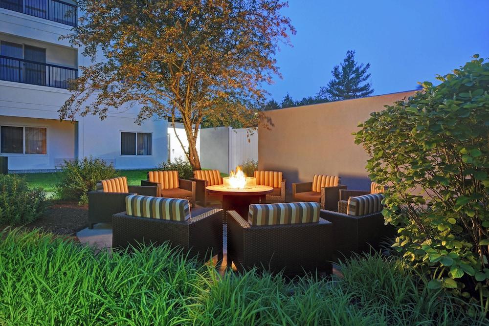 Courtyard by Marriott Raynham photo 49