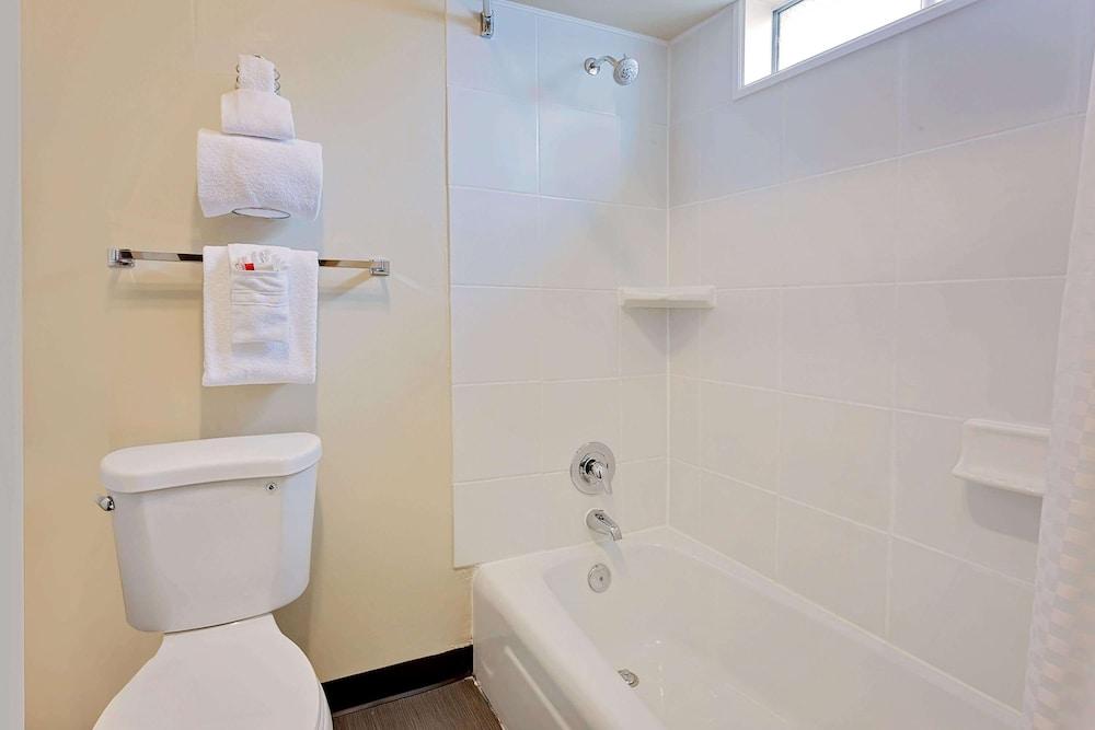 Travelodge by Wyndham Aberdeen photo 13