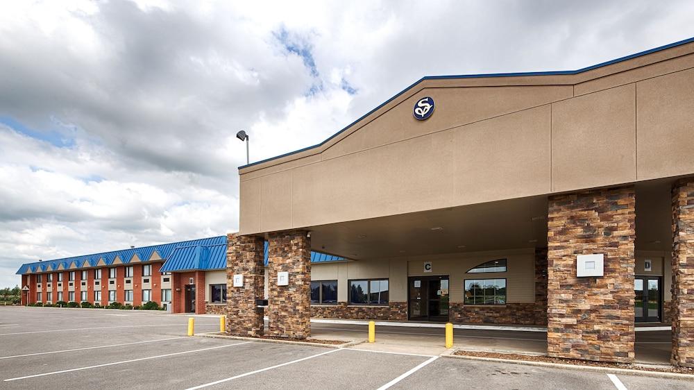 Crossroads Hotel and Event Center photo 30