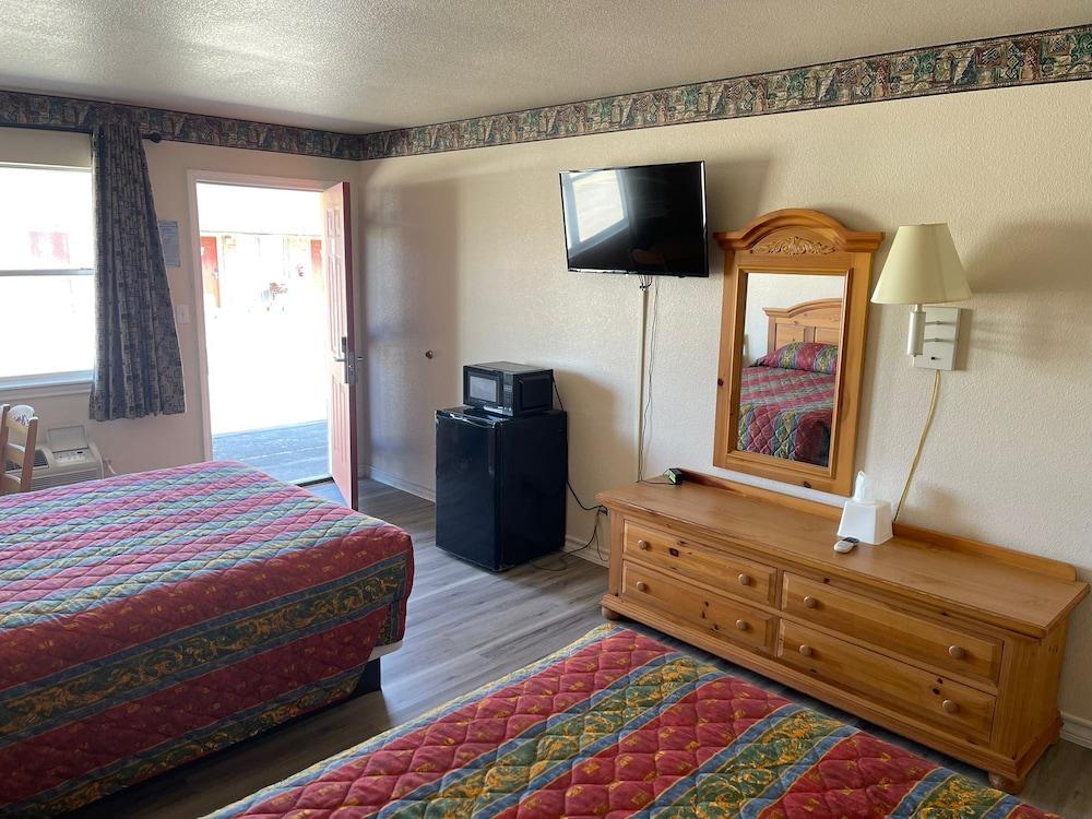 Motel 7 By Oyo Near Phoenix Airport photo 31