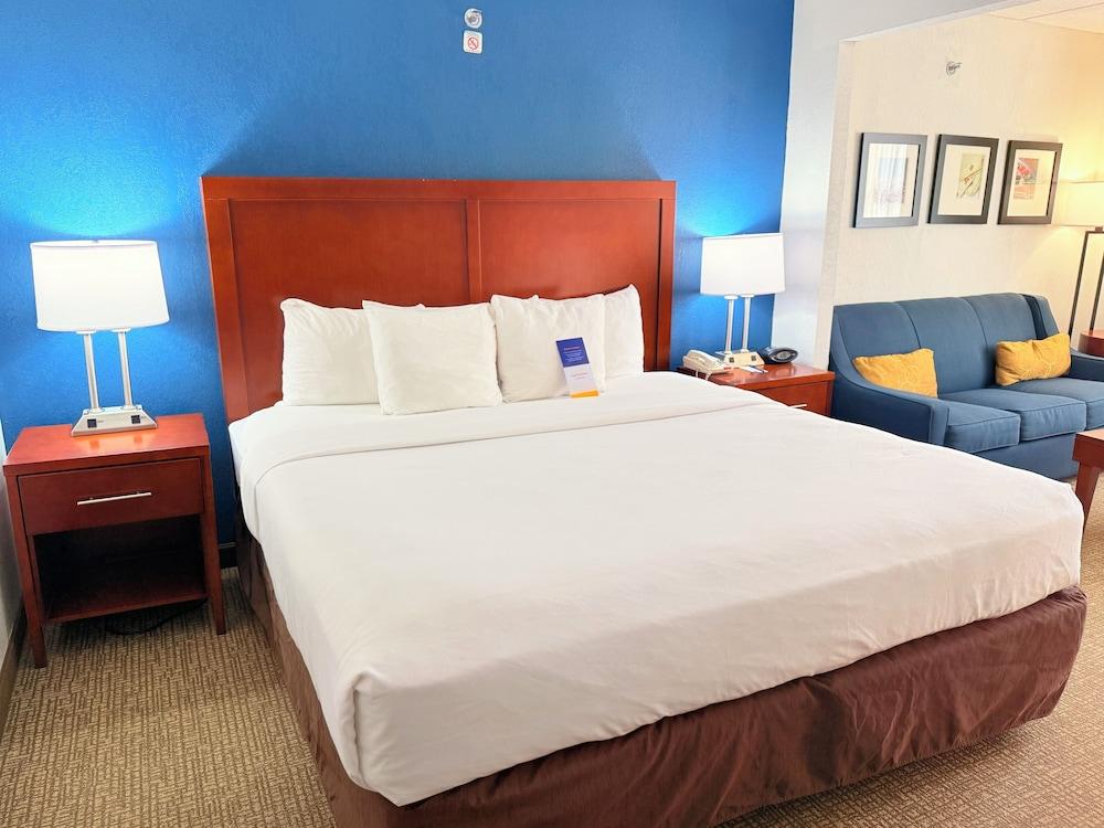 Comfort Suites Near Casinos Norwich-Uncasville CT photo 13