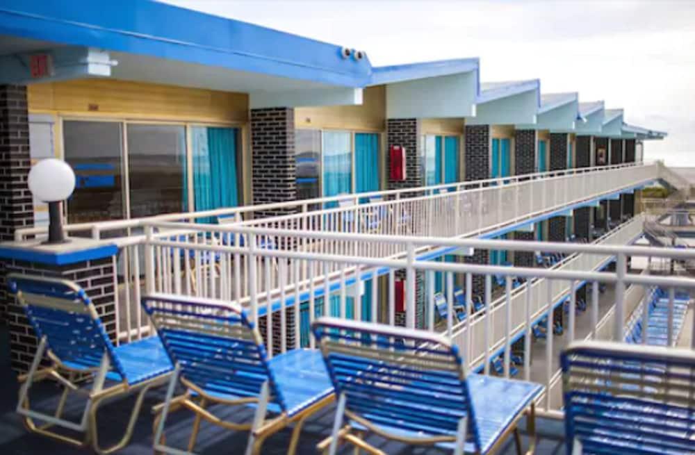 Attache Motel photo 60