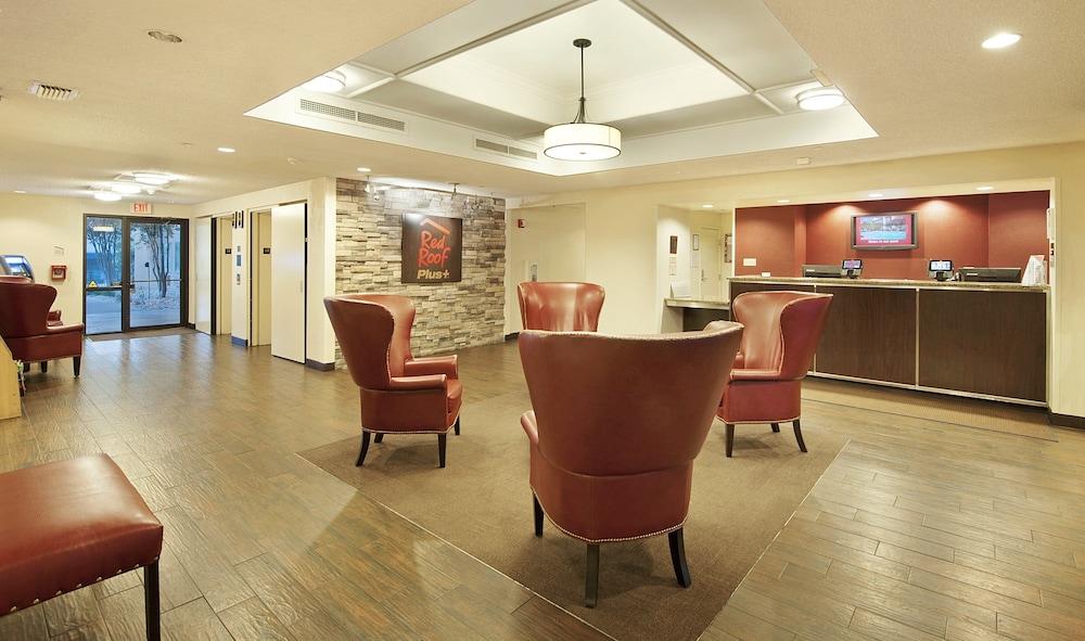 Red Roof Inn PLUS+ Austin South photo 2