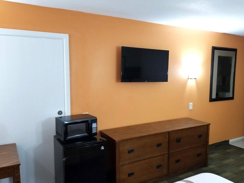 Americas Best Value Inn Marshall photo 17