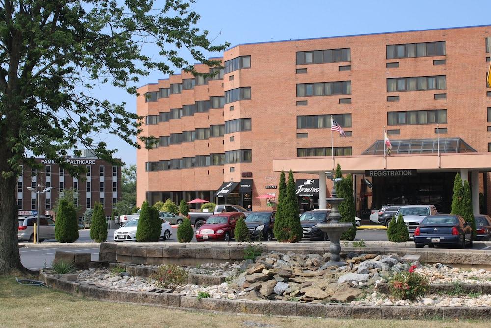 APM Inn and Suites photo 23