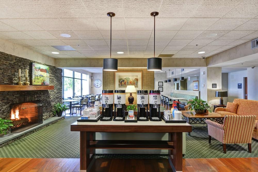 Hampton Inn Bloomsburg photo 2