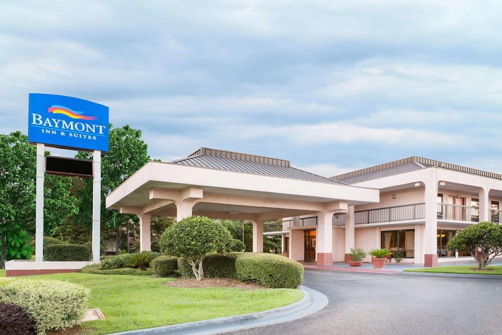 Baymont by Wyndham Mobile/ I-65 photo 1