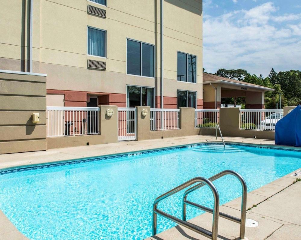 Comfort Inn & Suites photo 24