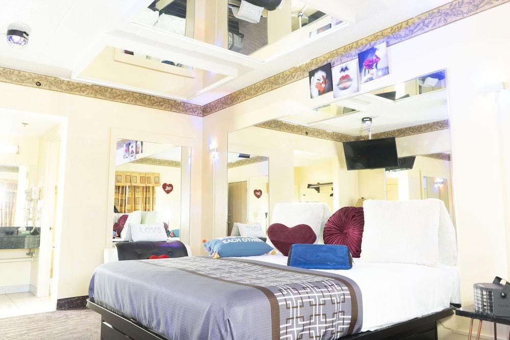 Luxe Inn and Suites photo 11