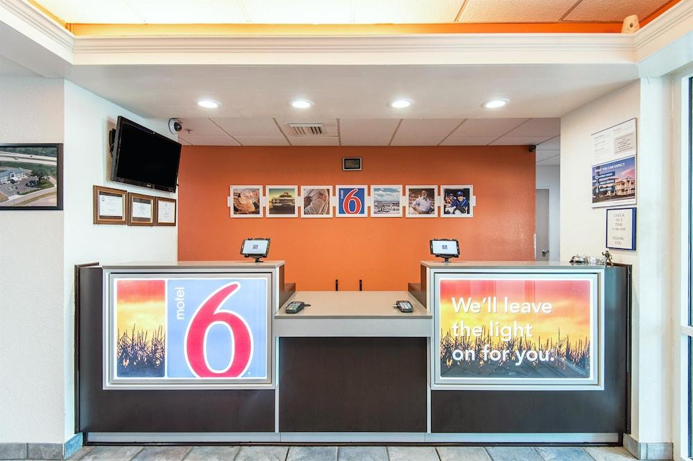 Motel 6 Junction City, KS — hotel in Junction City