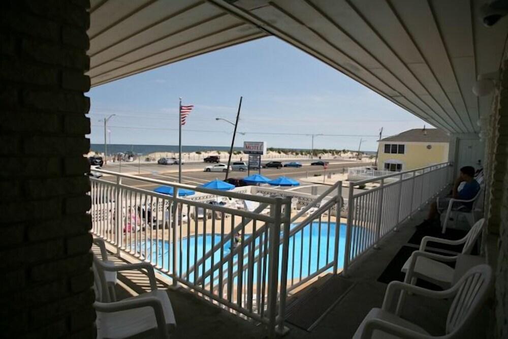 Luna Mar Motel photo 1