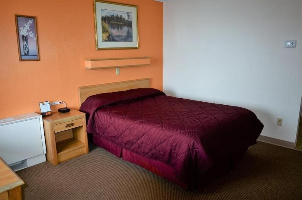Budget Host Inn Iron Mountain photo 2