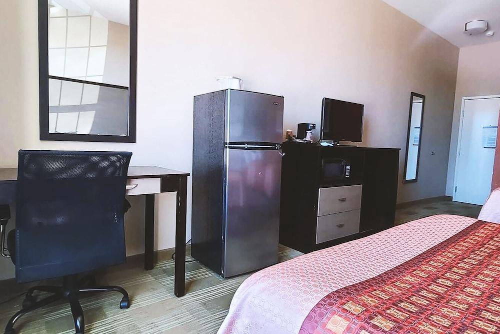 Cotulla Express Inn photo 2