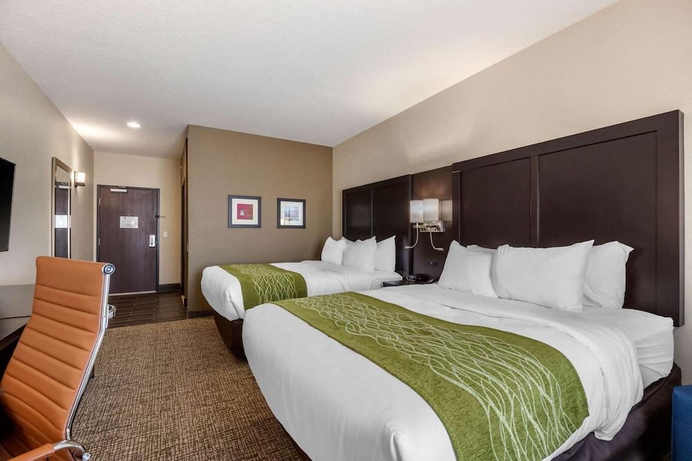 Comfort Inn & Suites Cedar Rapids CID Eastern Iowa Airport photo 20