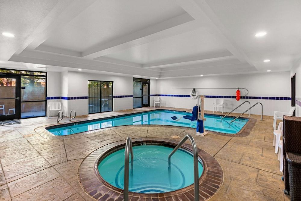 Comfort Suites Vacaville-Napa Valley Area photo 22