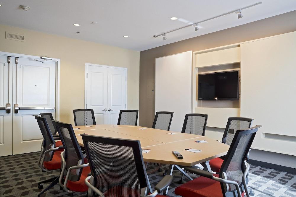 TownePlace Suites by Marriott Dodge City photo 20