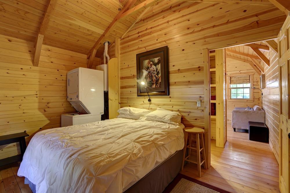 Rustic Ridge Cabins, Charming Retreat (3 Options!) photo 11
